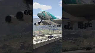 Biggest Airplane Tried to Land on Busy Highway