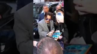 Johnny Depp signs autographs to adoring fans at London premiere of Jeanne Du Barry #johnnydepp