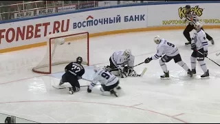 Тигран Манукян открывает счет своим шайбам в КХЛ