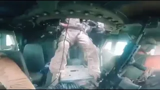 Видео внутри HMMWV в момент подрыва на противотанковой мини, экипаж живой