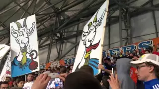 Des chèvres dans les tribunes du Vélodrome sur du Benny Hill ( Marseille - Bordeaux )