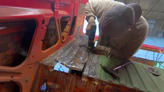 Welding the Trunk - Restore a VW T3 Syncro #6