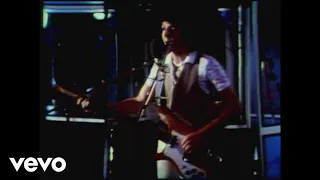 Paul McCartney & Wings - Junior's Farm (Official Music Video)