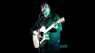 James Walsh (Starsailor) singing 'Silence is Easy' at Chester Live Rooms 10/04/16