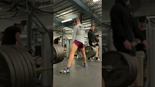 Deadlift heavy in commercial gym #powerlifting #strength #deadlift #shorts #deadlifting