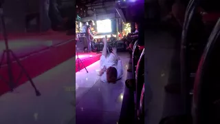 Дама зажигает в баре на Walking Street. Thailand, Pattaya 2018