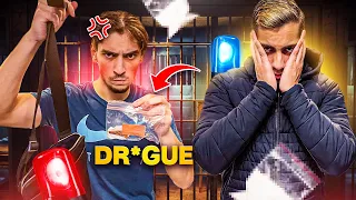 J'AI TROUVÉ DE LA DROGUE DANS LA SACOCHE A MON FRÈRE 🤬 ( Gros PRANK)