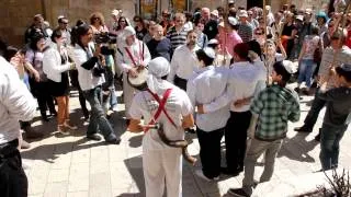 Izrael - Celebration on the street.