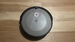 Demo of an iRobot Roomba i1+