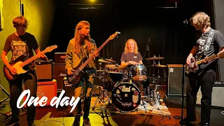 One day, by BORDERLINE (live ATELIER 13, Dieppe)