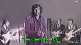 Y ME QUEDE EN EL BAR (con letra) Los Iracundos