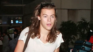 Harry Styles Gets Mobbed In Car Confusion At LAX