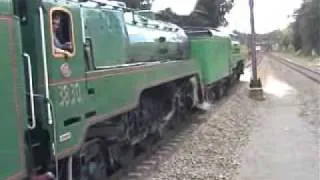 STEAM TRAINS-DOUBLE HEADER AT BLACKHEATH NSW AUSTRALIA OCT 7TH 2001