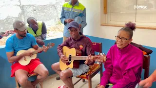 Amigos da Ribeira Prata, visita Fatima Soares, e Ela Conseguiu Cantar a morna IZILDA