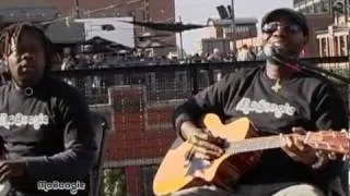 Playing for Change - "La Bamba" - Acoustic MoBoogie Rooftop Session