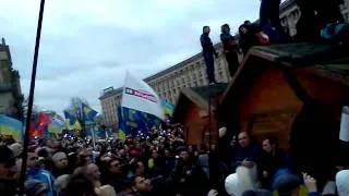 Євромайдан 01.12.2013  початок Віче. Гімн України.