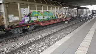 185 xxx-x mit einem gemsichten Güterzug in Passau Hbf am 09.08.2023