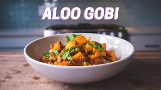 ALOO GOBI | Indian style potatoes and cauliflower in a creamy sauce