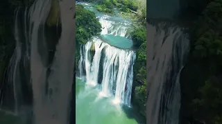 ￼￼ 這裡是中國的黃果樹瀑布This is China'sHuangguoshu Waterfall.#中國 #中國旅遊 #貴州 ￼#￼黃果樹瀑布 #中國瀑布