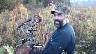 Crazy moose bow kill !!!