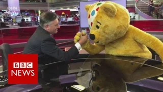 Mannequin Challenge in the BBC Newsroom - BBC News