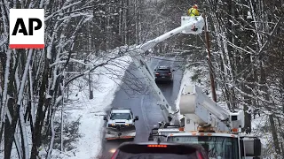 Spring nor'easter leaves hundreds of thousands without power