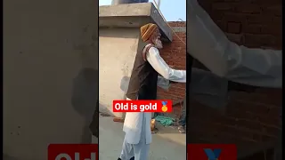 rooftop kite fighting old is gold 🪙#patangbaazi #kites #kitecutting #kitefighting