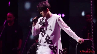 Димаш Махаббат бер маган Санкт-Петербург фанкам // Dimash Give me love Saint-Petersburg fancam