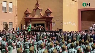 La Legión interpreta el 'Novio de la Muerte' durante el traslado del Cristo de Mena de Málaga