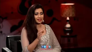 The interviewer of the show got emotional when she hear Shreya Ghoshal's song