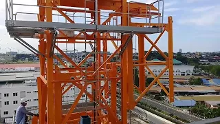 Tower crane jacking