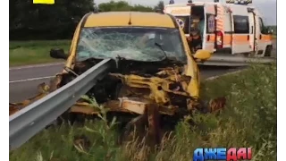 На Чернігівщині чоловік буквально нанизав автомобіль на відбійник