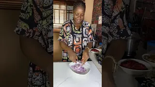 Cook chicken stew with Mother T