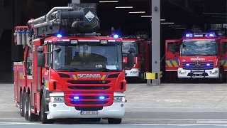 Brandweer Antwerpen Noorderlaan met spoed onderweg naar een Gebouwbrand