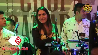 Sola con Mi Soledad / Vete - Los Rebeldes de la Cumbia (En Vivo)