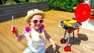 Gaby in Pretend Cooking Story with BBQ Grill Toy