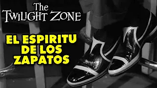 Poseído Por Unos Extraños Zapatos Que Encontró En La Calle - Dimensión Desconocida - Twilight Zone