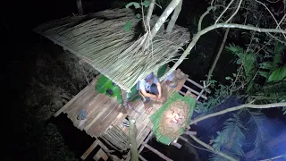 สร้างบ้านที่พักบนต้นไม้ ปลอดภัยจากสัตว์เลื้อยคลาน นอนหลับสบาย ep.212 Build a house on a tree