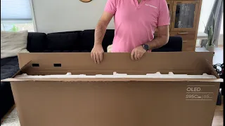 2023 Samsung 65" S95C unboxing and wallmounting