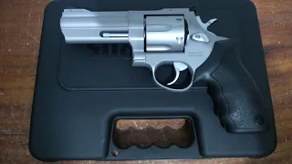 Revólver Taurus RT044 .44 Magnum - Unboxing e apresentação