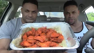 Eating Wingstop Hot Chicken Wings @Hodgetwins