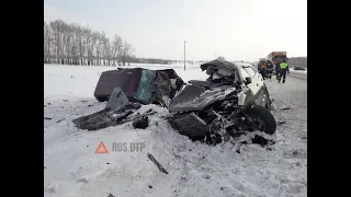 Автоледи и два пассажира скончались в ДТП в Новосибирской области
