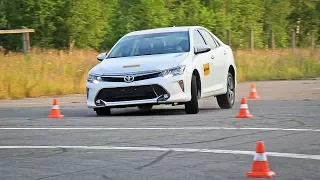 Toyota Camry - Moose test. Emergency braking. Slalom