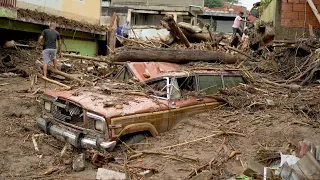 Venezuela become a vast ocean! River overflow causing flooding in Maracay