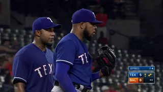 TEX@BAL: Jeffress fields barehanded to nab Machado