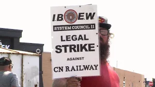 CN Rail workers continue to hit the picket line