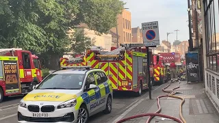 [25 PUMP FIRE!] Response to a complex fire in Forest gate - LFB