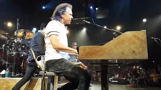 Lawrence Gowan/Styx "Come Sail Away" Live at the Celebrity Theatre, Phoenix AZ (front row)