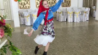 Евгения. Народный танец (на юбилее бабушки )