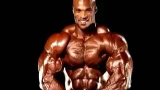 Ronnie Coleman posing